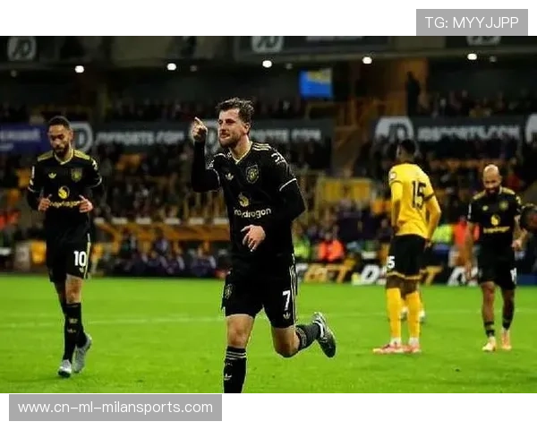 曼联以4-1战胜狼队，积分回升，前四竞争更加激烈