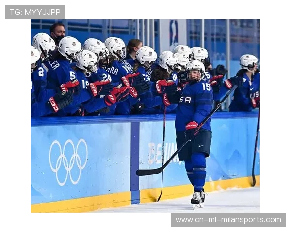 冰球守门员戴猫耳头盔登热搜