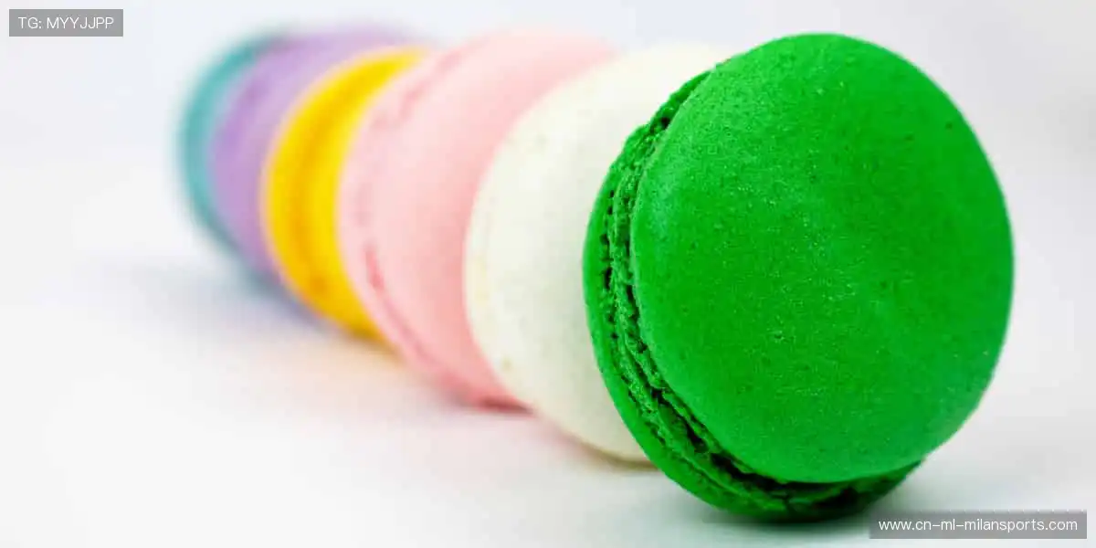 指尖掌控赛场，弹幕点燃激情！🎥